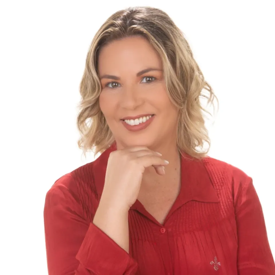 Luciana Costa Oliveira