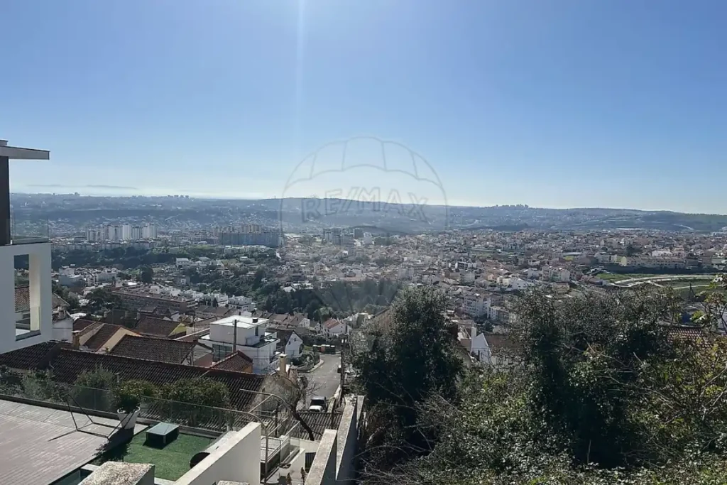 Terreno à venda em Odivelas